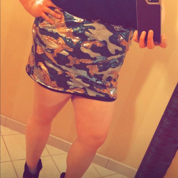 Sequin Camo Mini Skirt 3xl - Picture 4 of 4